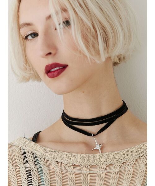 jouetie(ジュエティ)の「シャイニーモチーフリボンチョーカー(チョーカー・レディース・ゴールド/シルバー/オフホワイト/ブラック・FREE)」の6枚目の写真