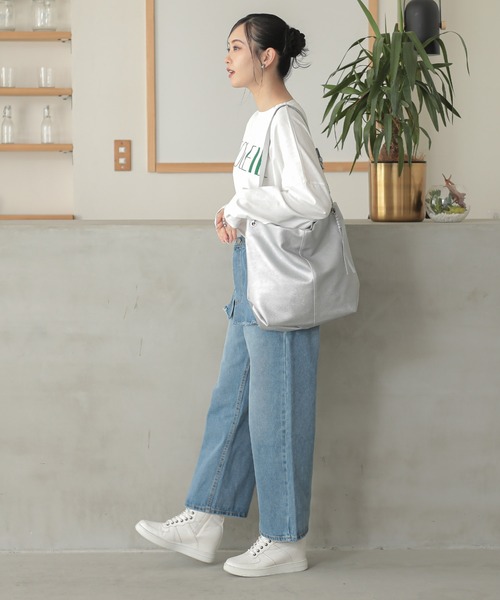 ALTROSE（アルトローズ）の「ワンショルダー A4 ショルダーバッグ バドロ（ショルダーバッグ・レディース・ベージュ/ブラウン/シルバー/ブラック/アイボリー・FREE）」の19枚目の写真