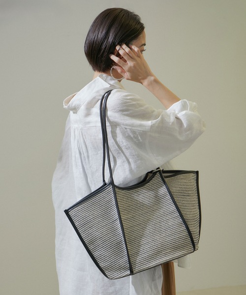 SALON adam et rope'（サロン アダム エ ロペ）の「ミニポーチセット雑材トートバック（トートバッグ・レディース・オフホワイト/ブラック系その他・FREE）」の5枚目の写真