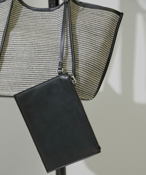 SALON adam et rope'（サロン アダム エ ロペ）の「ミニポーチセット雑材トートバック（トートバッグ・レディース・オフホワイト/ブラック系その他・FREE）」の6枚目の写真