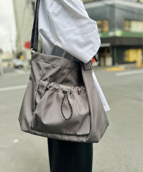 Legato Largo(レガートラルゴ)の「Legato Largo / ドロストバック A4ショルダー / LI-E1625(バックパック/リュック・レディース・アイボリー/ブラック/グレー/ミント/ベージュ・ONESIZE)」の4枚目の写真