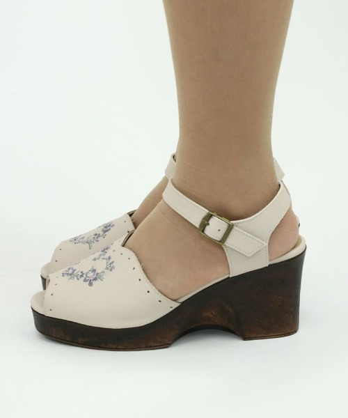 F i.n.t（フィント）の「ハートリース刺繍ウッドライクソールサンダル/fint（サンダル・レディース・アイボリー/ブラウン・S/M/L）」の9枚目の写真