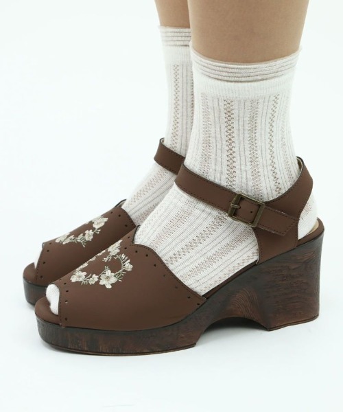 F i.n.t（フィント）の「ハートリース刺繍ウッドライクソールサンダル/fint（サンダル・レディース・アイボリー/ブラウン・S/M/L）」の14枚目の写真