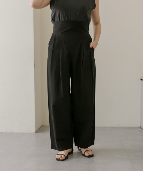 ear PAPILLONNER（イアパピヨネ）の「《ウエスト調整可能》ストレッチ/ツータックワイドパンツ【SUM1 STYLE（スミ スタイル）】（その他パンツ・レディース・ブラック/キャメル/グリーン/パープル/アイボリー・FREE）」の3枚目の写真