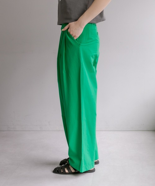 ear PAPILLONNER（イアパピヨネ）の「《ウエスト調整可能》ストレッチ/ツータックワイドパンツ【SUM1 STYLE（スミ スタイル）】（その他パンツ・レディース・ブラック/キャメル/グリーン/パープル/アイボリー・FREE）」の6枚目の写真