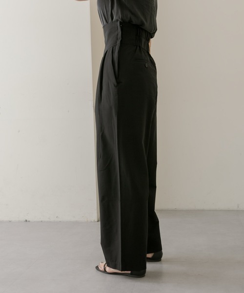 ear PAPILLONNER（イアパピヨネ）の「《ウエスト調整可能》ストレッチ/ツータックワイドパンツ【SUM1 STYLE（スミ スタイル）】（その他パンツ・レディース・ブラック/キャメル/グリーン/パープル/アイボリー・FREE）」の20枚目の写真