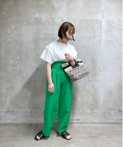 ear PAPILLONNER（イアパピヨネ）の「《ウエスト調整可能》ストレッチ/ツータックワイドパンツ【SUM1 STYLE（スミ スタイル）】（その他パンツ・レディース・ブラック/キャメル/グリーン/パープル/アイボリー・FREE）」の15枚目の写真