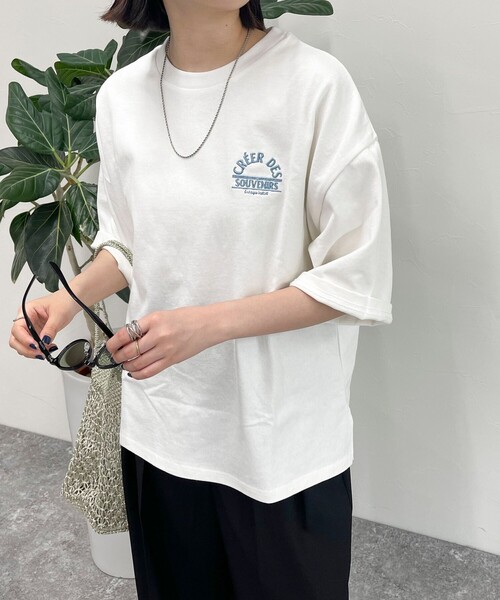 fredy emue(フレディエミュ)の「刺繍入りオーバーTシャツ(Tシャツ/カットソー・レディース・オレンジ/ベージュ/オフホワイト/チャコールグレー・38)」の2枚目の写真
