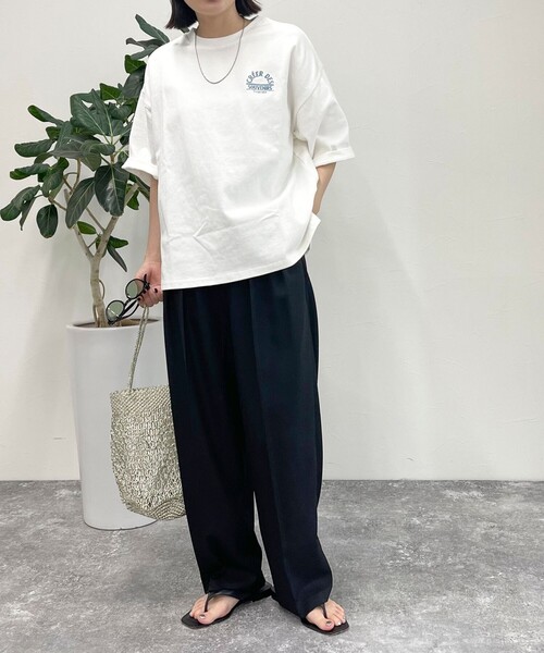 fredy emue(フレディエミュ)の「刺繍入りオーバーTシャツ(Tシャツ/カットソー・レディース・オレンジ/ベージュ/オフホワイト/チャコールグレー・38)」の5枚目の写真