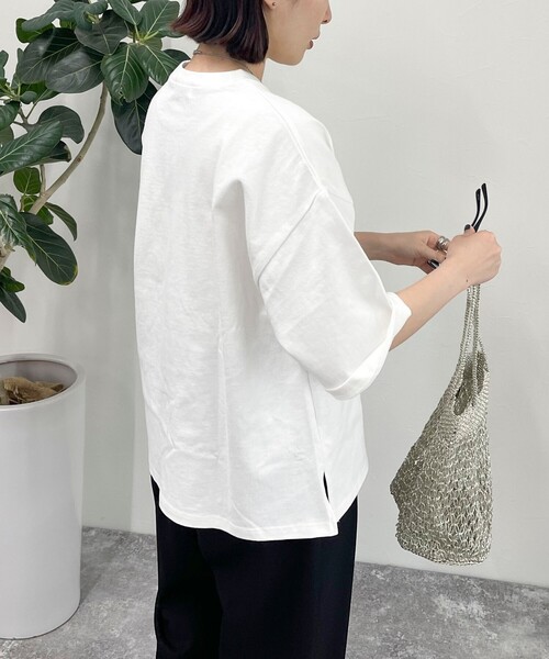 fredy emue(フレディエミュ)の「刺繍入りオーバーTシャツ(Tシャツ/カットソー・レディース・オレンジ/ベージュ/オフホワイト/チャコールグレー・38)」の12枚目の写真