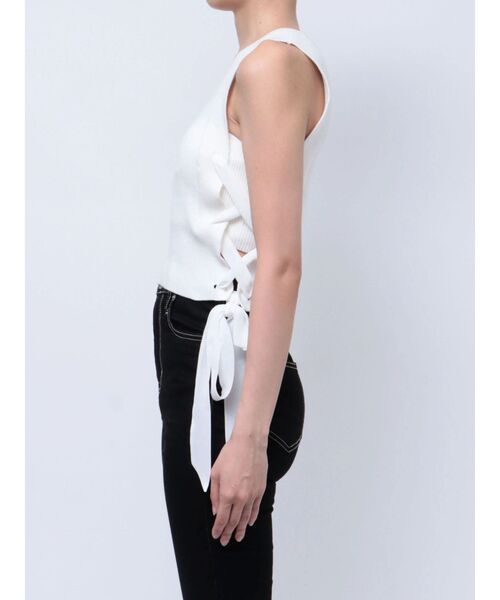 GYDA（ジェイダ）の「サイドレースアップノースリニットトップス（ニット/セーター・レディース・オフホワイト/ブラック・FREE）」の9枚目の写真