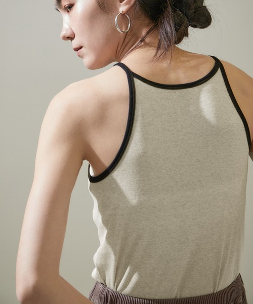 SALON adam et rope'（サロン アダム エ ロペ）の「【GGG for SALON】別注FRESCA RIBアメリカンスリーブタンクトップ（タンクトップ・レディース・ブラック/ベージュ・FREE）」の2枚目の写真