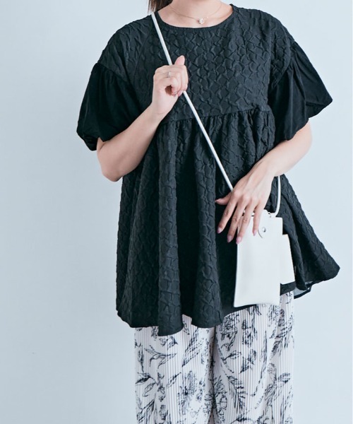 kirakiraShop(キラキラショップ)の「ジャガード 袖ドッキング トップス(チュニック・レディース・ホワイト/ライトブルー/ブラック/ベージュ・M/L)」の15枚目の写真