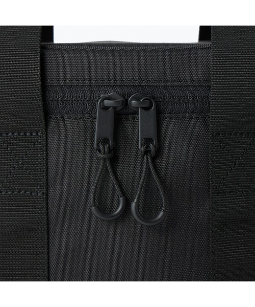 無印良品(ムジルシリョウヒン)の「保冷バッグ M 約22×20×15cm(トラベルグッズ・レディース・ベージュ/ブラック・M)」の7枚目の写真