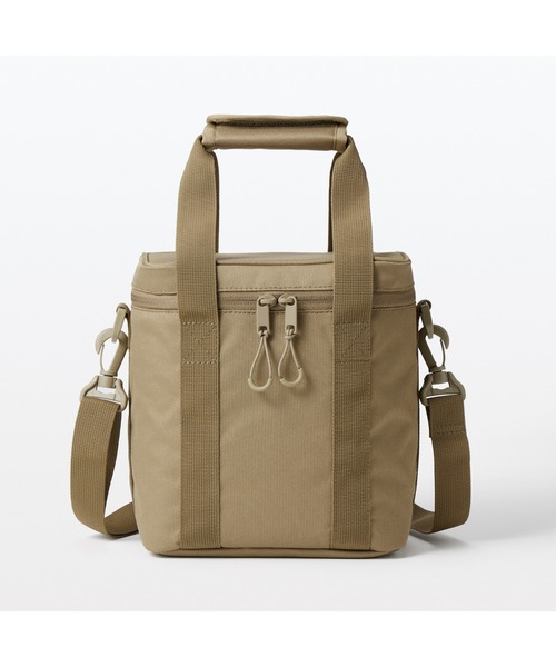 無印良品(ムジルシリョウヒン)の「保冷バッグ M 約22×20×15cm(トラベルグッズ・レディース・ベージュ/ブラック・M)」の10枚目の写真