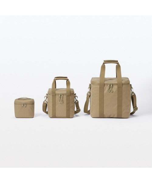 無印良品(ムジルシリョウヒン)の「保冷バッグ M 約22×20×15cm(トラベルグッズ・レディース・ベージュ/ブラック・M)」の16枚目の写真
