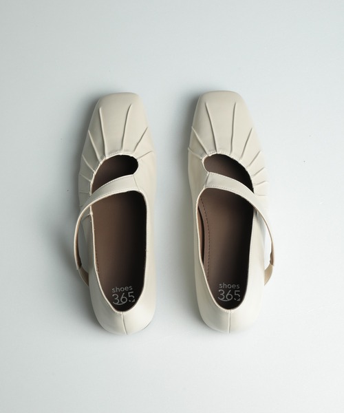 shoes365(シューズスリーシックスファイヴ)の「【shoes365】装飾しわベルト付きパンプス(パンプス・レディース・ブラック/オフホワイト/ブラウン・22.5cm/24.5cm/24.0cm/23.5cm/23.0cm/25.0cm)」の9枚目の写真