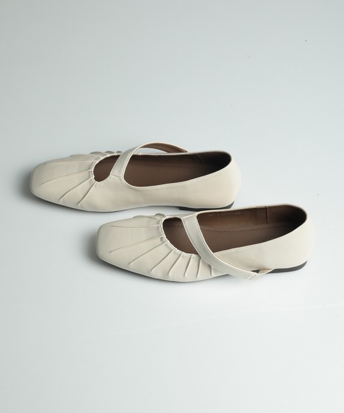 shoes365(シューズスリーシックスファイヴ)の「【shoes365】装飾しわベルト付きパンプス(パンプス・レディース・ブラック/オフホワイト/ブラウン・22.5cm/24.5cm/24.0cm/23.5cm/23.0cm/25.0cm)」の10枚目の写真