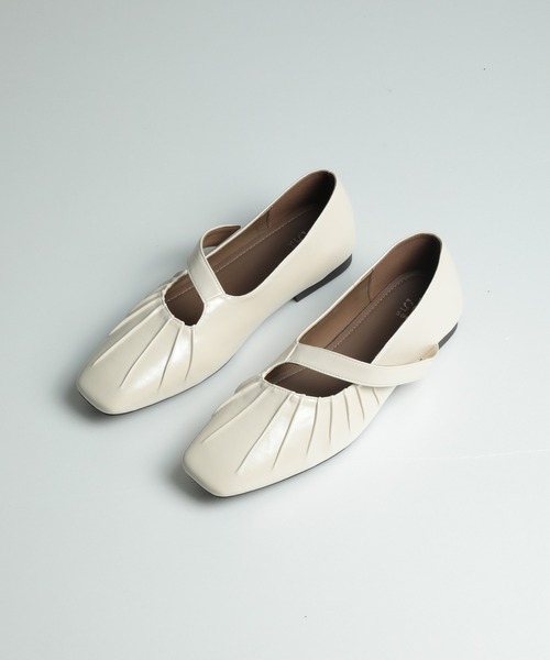 shoes365(シューズスリーシックスファイヴ)の「【shoes365】装飾しわベルト付きパンプス(パンプス・レディース・ブラック/オフホワイト/ブラウン・22.5cm/24.5cm/24.0cm/23.5cm/23.0cm/25.0cm)」の11枚目の写真