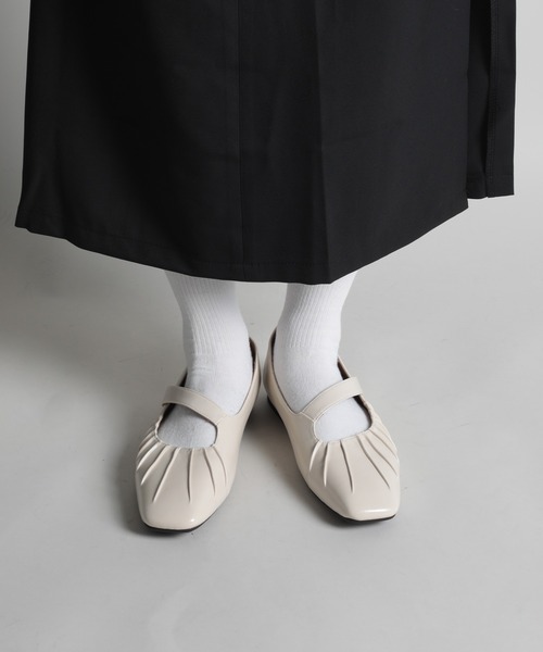 shoes365(シューズスリーシックスファイヴ)の「【shoes365】装飾しわベルト付きパンプス(パンプス・レディース・ブラック/オフホワイト/ブラウン・22.5cm/24.5cm/24.0cm/23.5cm/23.0cm/25.0cm)」の16枚目の写真