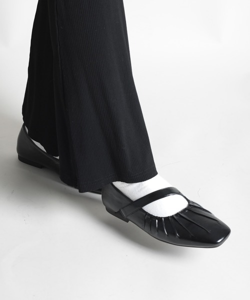 shoes365(シューズスリーシックスファイヴ)の「【shoes365】装飾しわベルト付きパンプス(パンプス・レディース・ブラック/オフホワイト/ブラウン・22.5cm/24.5cm/24.0cm/23.5cm/23.0cm/25.0cm)」の17枚目の写真