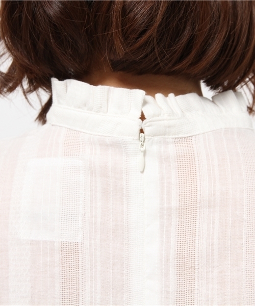 Kastane（カスタネ）の「フリルハイネックブラウス（シャツ/ブラウス・レディース・ベージュ/オフホワイト/ネイビー・FREE）」の8枚目の写真