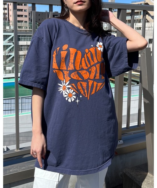 MODISH GAZE（モディシュガゼ）の「【MODISH GAZE】 ハート ピグメントTシャツ (CP)（Tシャツ/カットソー・レディース・ネイビー/アイボリー/スミクロ・FREE）」の13枚目の写真