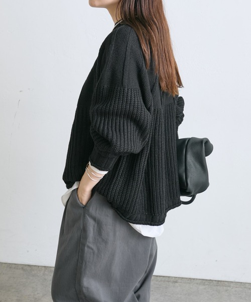 PUAL CE CIN（ピュアルセシン）の「アーチ編みニットプルオーバー（ニット/セーター・レディース・グレイッシュベージュ/ブラック/アイボリー/オレンジ・FREE）」の20枚目の写真