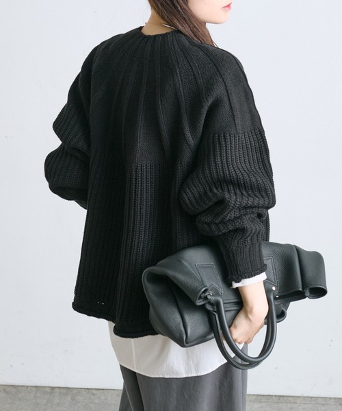 PUAL CE CIN（ピュアルセシン）の「アーチ編みニットプルオーバー（ニット/セーター・レディース・グレイッシュベージュ/ブラック/アイボリー/オレンジ・FREE）」の21枚目の写真