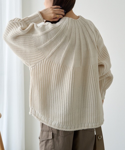 PUAL CE CIN（ピュアルセシン）の「アーチ編みニットプルオーバー（ニット/セーター・レディース・グレイッシュベージュ/ブラック/アイボリー/オレンジ・FREE）」の7枚目の写真