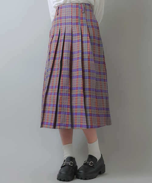 SPINNS（スピンズ）の「【選べる2デザイン】チェック/無地 プリーツロングスカート（スカート・レディース・パープル系その他/ブラウン系その他/チャコール/ブラック×グレー/ブラウン/ブラック・S/M）」の6枚目の写真
