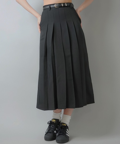 SPINNS（スピンズ）の「【選べる2デザイン】チェック/無地 プリーツロングスカート（スカート・レディース・パープル系その他/ブラウン系その他/チャコール/ブラック×グレー/ブラウン/ブラック・S/M）」の2枚目の写真