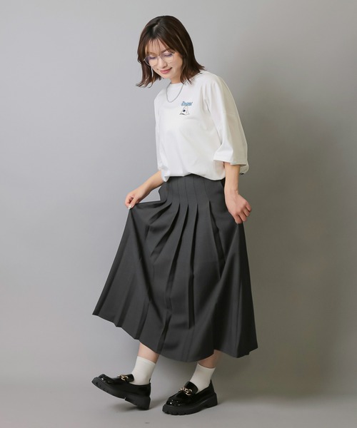 SPINNS（スピンズ）の「【選べる2デザイン】チェック/無地 プリーツロングスカート（スカート・レディース・パープル系その他/ブラウン系その他/チャコール/ブラック×グレー/ブラウン/ブラック・S/M）」の17枚目の写真