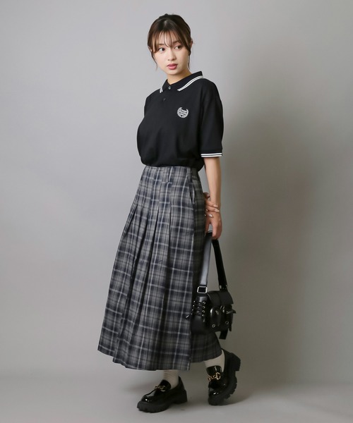 SPINNS（スピンズ）の「【選べる2デザイン】チェック/無地 プリーツロングスカート（スカート・レディース・パープル系その他/ブラウン系その他/チャコール/ブラック×グレー/ブラウン/ブラック・S/M）」の8枚目の写真