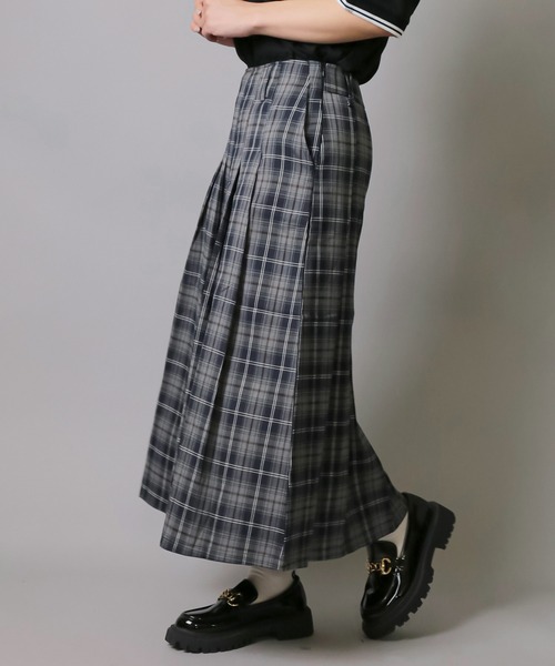 SPINNS（スピンズ）の「【選べる2デザイン】チェック/無地 プリーツロングスカート（スカート・レディース・パープル系その他/ブラウン系その他/チャコール/ブラック×グレー/ブラウン/ブラック・S/M）」の14枚目の写真