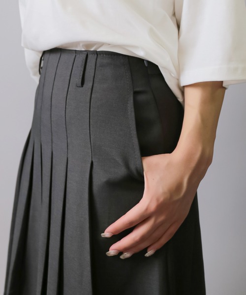 SPINNS（スピンズ）の「【選べる2デザイン】チェック/無地 プリーツロングスカート（スカート・レディース・パープル系その他/ブラウン系その他/チャコール/ブラック×グレー/ブラウン/ブラック・S/M）」の19枚目の写真