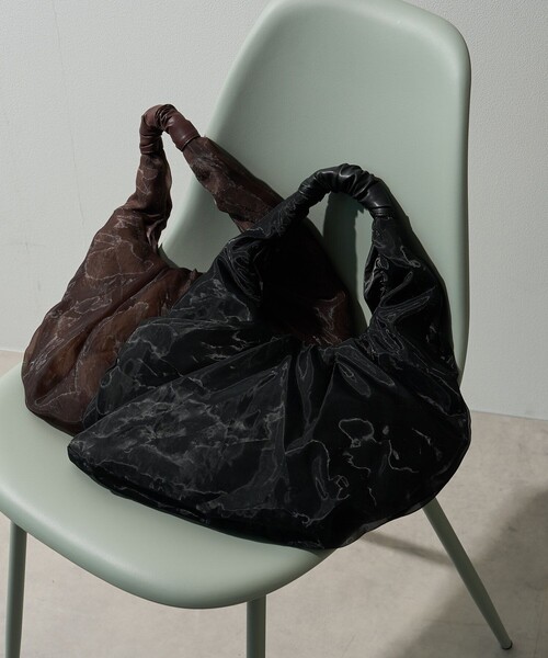 FREAK'S STORE（フリークスストア）の「Casselini × FREAK'S STORE/キャセリーニ 別注 レイヤードバッグ（ハンドバッグ・レディース・ブラウン/ブラック・ONE SIZE）」の3枚目の写真