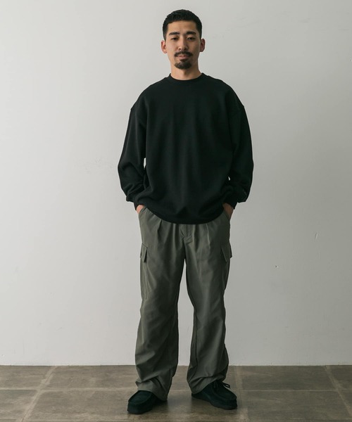 URBAN RESEARCH DOORS（アーバンリサーチドアーズ）の「『別注』WAQ×DOORS　フィールドロゴスウェット（スウェット・メンズ・グレー/ブラック・LARGE/MEDIUM）」の7枚目の写真