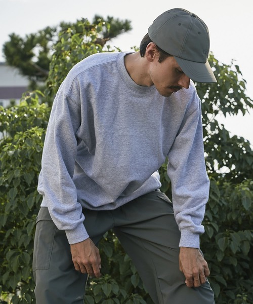 URBAN RESEARCH DOORS（アーバンリサーチドアーズ）の「『別注』WAQ×DOORS　フィールドロゴスウェット（スウェット・メンズ・グレー/ブラック・LARGE/MEDIUM）」の10枚目の写真