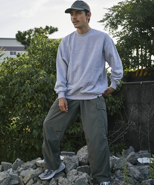 URBAN RESEARCH DOORS（アーバンリサーチドアーズ）の「『別注』WAQ×DOORS　フィールドロゴスウェット（スウェット・メンズ・グレー/ブラック・LARGE/MEDIUM）」の13枚目の写真