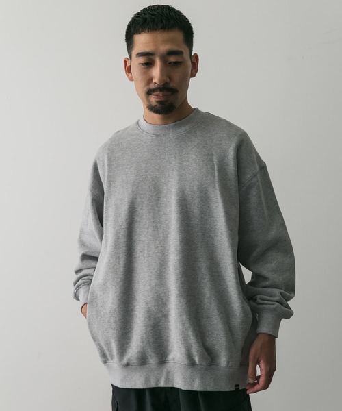 URBAN RESEARCH DOORS（アーバンリサーチドアーズ）の「『別注』WAQ×DOORS　フィールドロゴスウェット（スウェット・メンズ・グレー/ブラック・LARGE/MEDIUM）」の17枚目の写真