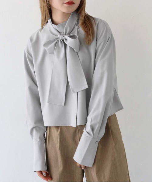 CLEIO（クレイオ）の「【CLEIO】リボンタイスリットブラウス/RIBBON TIE SLIT BLOUSE/942-12606（シャツ/ブラウス・レディース・サックスブルー/カーキオリーブ/ライトグレー・FREE）」の6枚目の写真