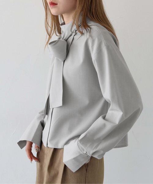 CLEIO（クレイオ）の「【CLEIO】リボンタイスリットブラウス/RIBBON TIE SLIT BLOUSE/942-12606（シャツ/ブラウス・レディース・サックスブルー/カーキオリーブ/ライトグレー・FREE）」の7枚目の写真