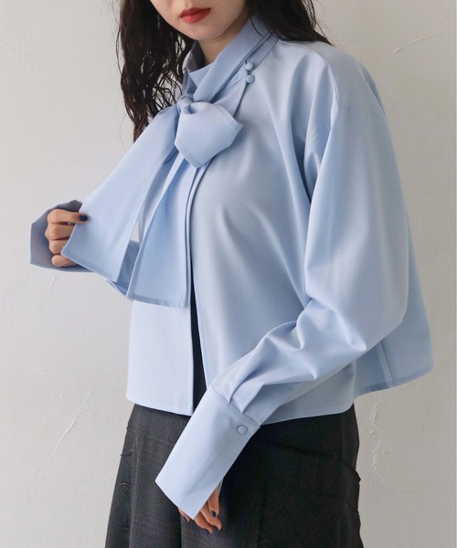 CLEIO（クレイオ）の「【CLEIO】リボンタイスリットブラウス/RIBBON TIE SLIT BLOUSE/942-12606（シャツ/ブラウス・レディース・サックスブルー/カーキオリーブ/ライトグレー・FREE）」の22枚目の写真