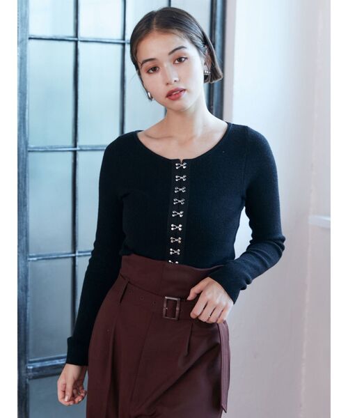 MURUA（ムルーア）の「フロントホックリブニット（ニット/セーター・レディース・ブラック/ホワイト/ブルー/ブラウン・FREE）」の10枚目の写真