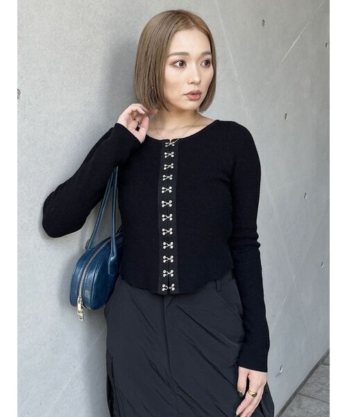 MURUA（ムルーア）の「フロントホックリブニット（ニット/セーター・レディース・ブラック/ホワイト/ブルー/ブラウン・FREE）」の14枚目の写真