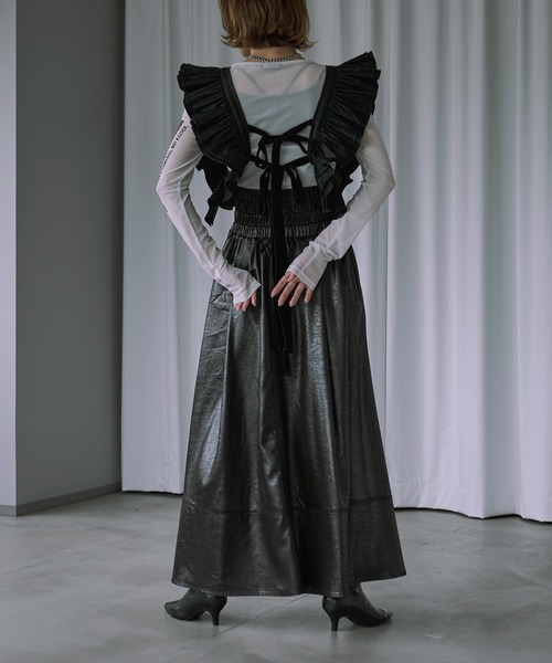 Ezick（エジック）の「Glossy satinジップフレアスカート（スカート・レディース・ベージュ/ブラック・FREE）」の10枚目の写真