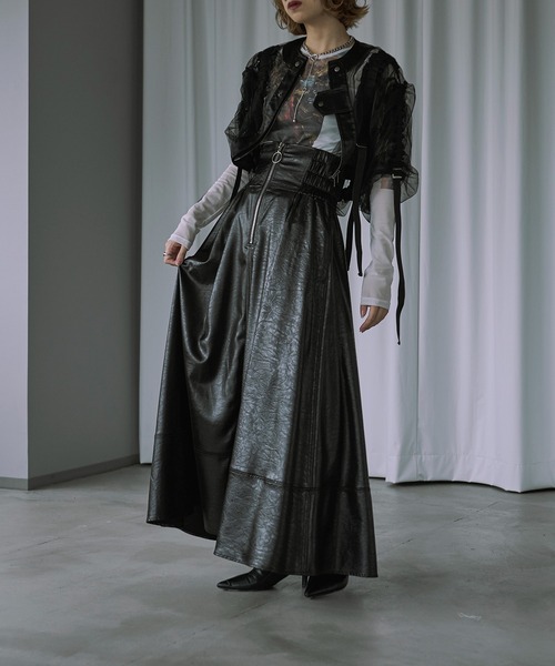 Ezick（エジック）の「Glossy satinジップフレアスカート（スカート・レディース・ベージュ/ブラック・FREE）」の17枚目の写真