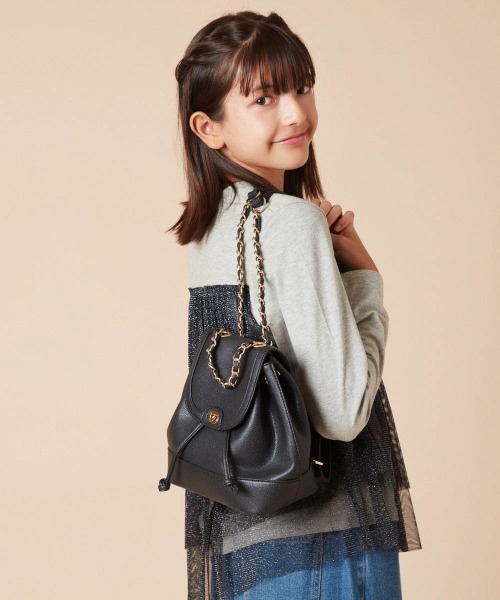 a.v.v（アーヴェヴェ）の「[KIDS]チェーン2wayミニリュック（バックパック/リュック・キッズ・ホワイト/ブラック・120）」の2枚目の写真