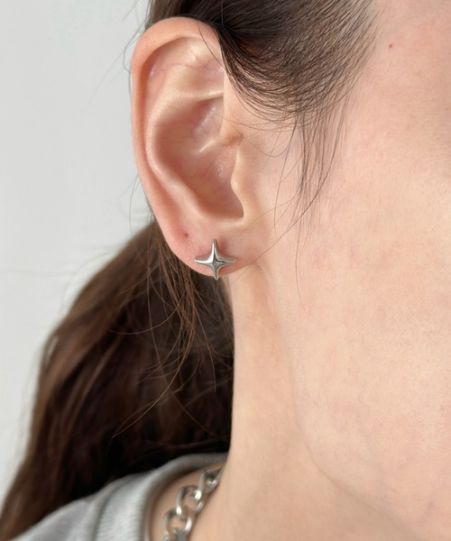 sowang(ソワン)の「シンプルシャインモチーフミニピアス-simple shine motif mini pierce-(ピアス(両耳用)・レディース・シルバー/ゴールド・FREE)」の5枚目の写真